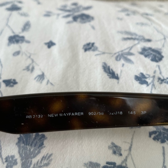 Ray-Ban New Wayfarer Polarized Sunglasses - Picture 3 of 3